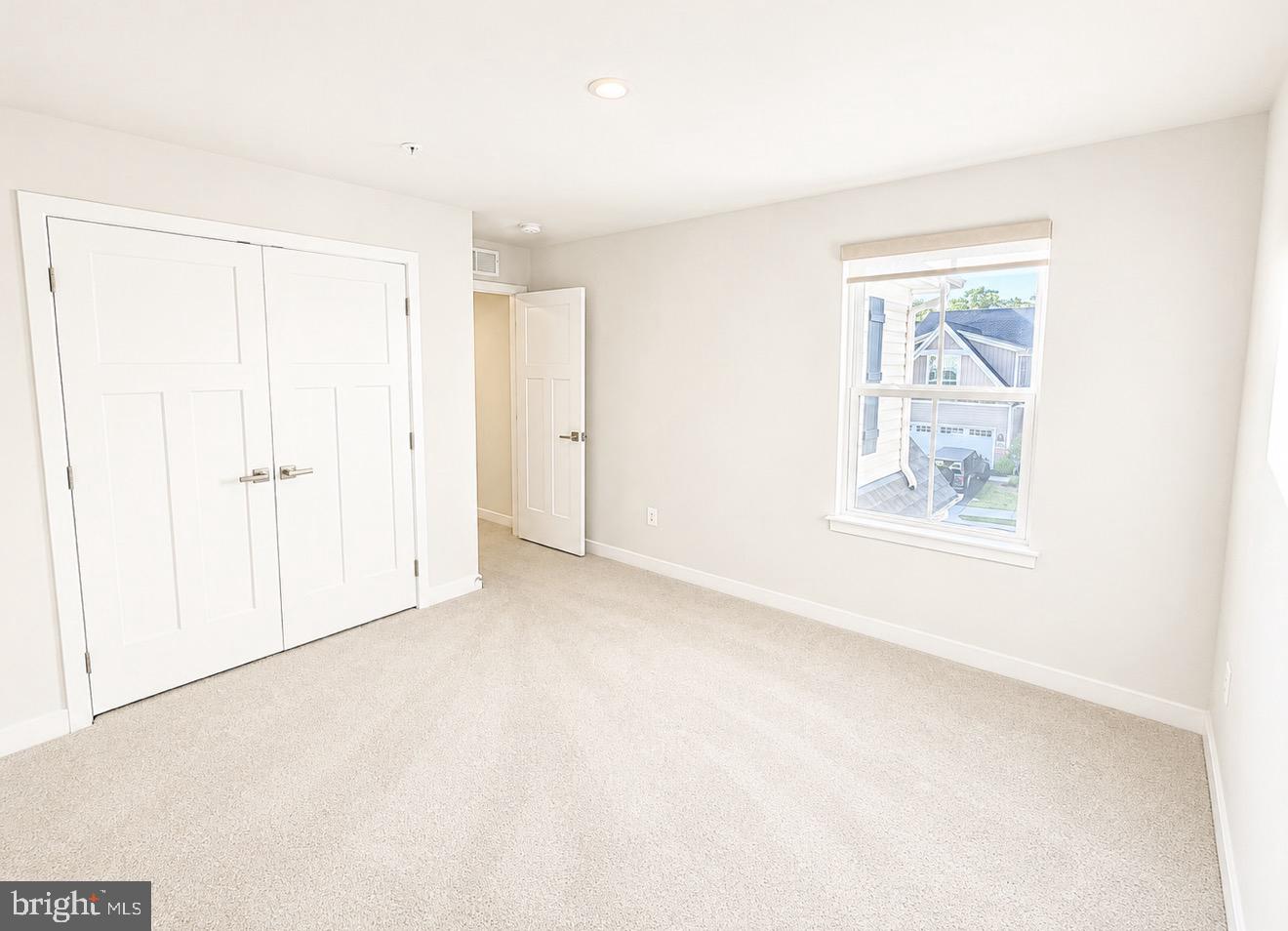 JAMES RUN CARRIAGE HOMES - Residential