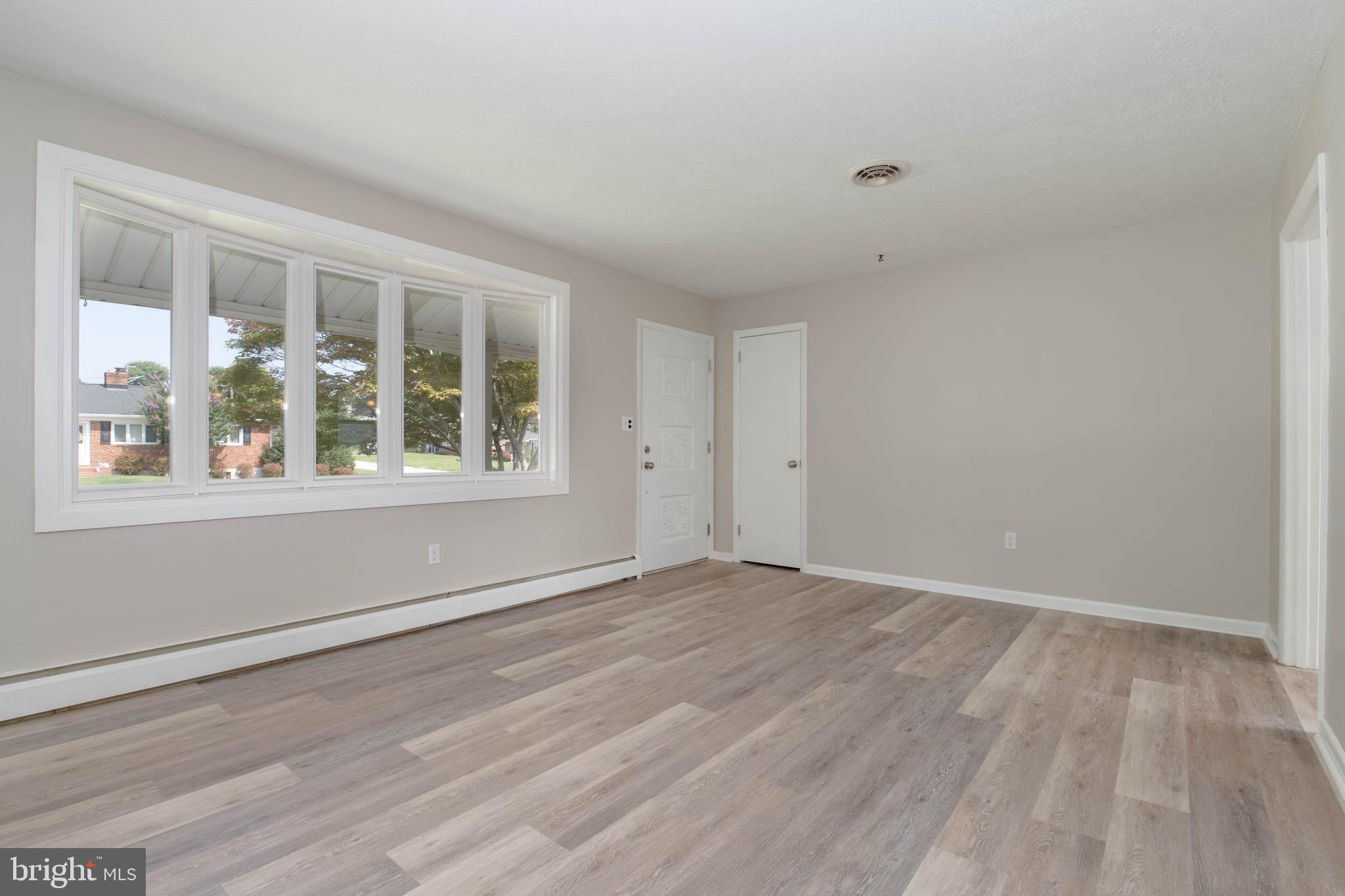 RICHLYN MANOR - Residential