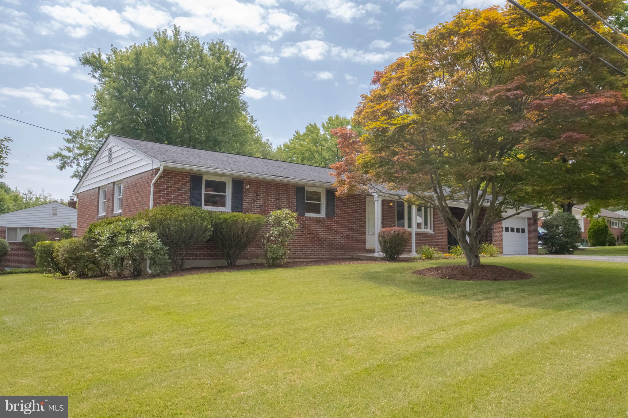 RICHLYN MANOR - Residential