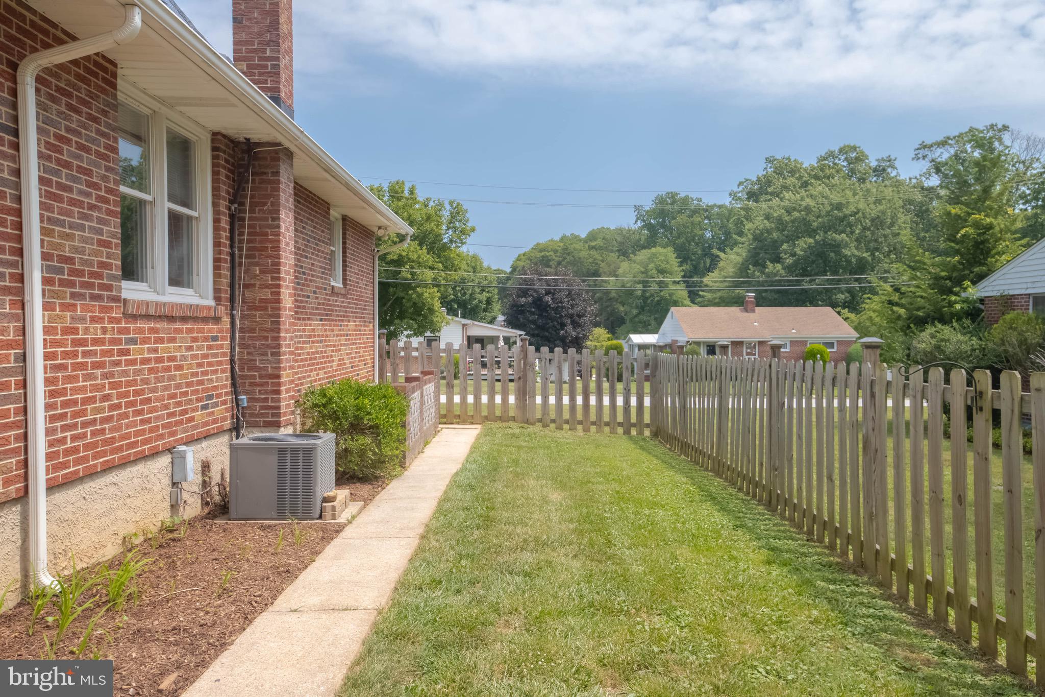 RICHLYN MANOR - Residential