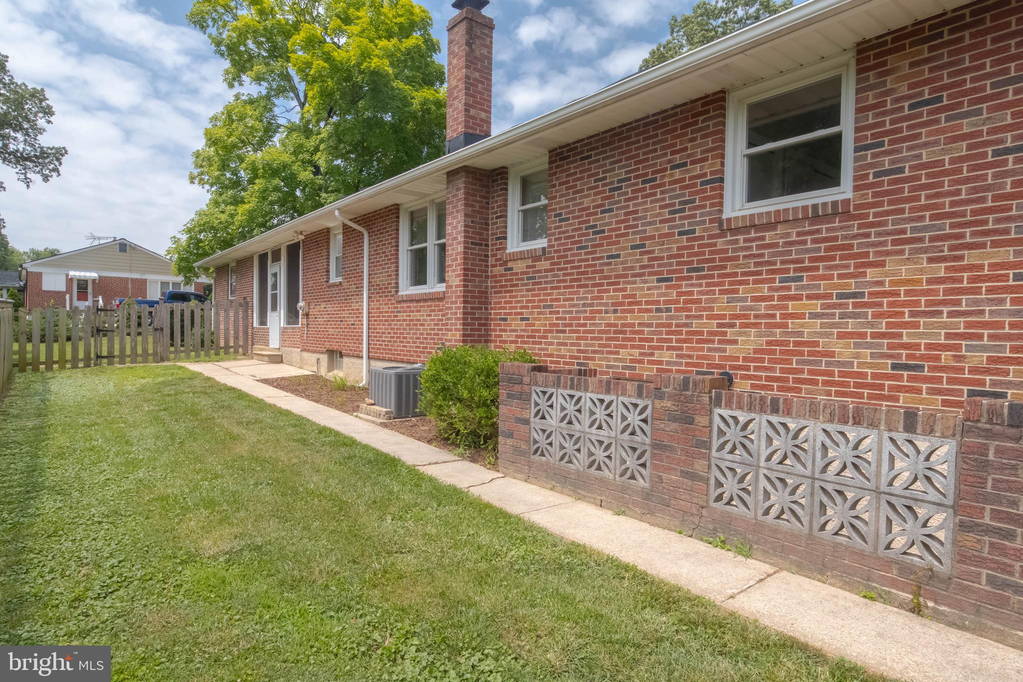 RICHLYN MANOR - Residential