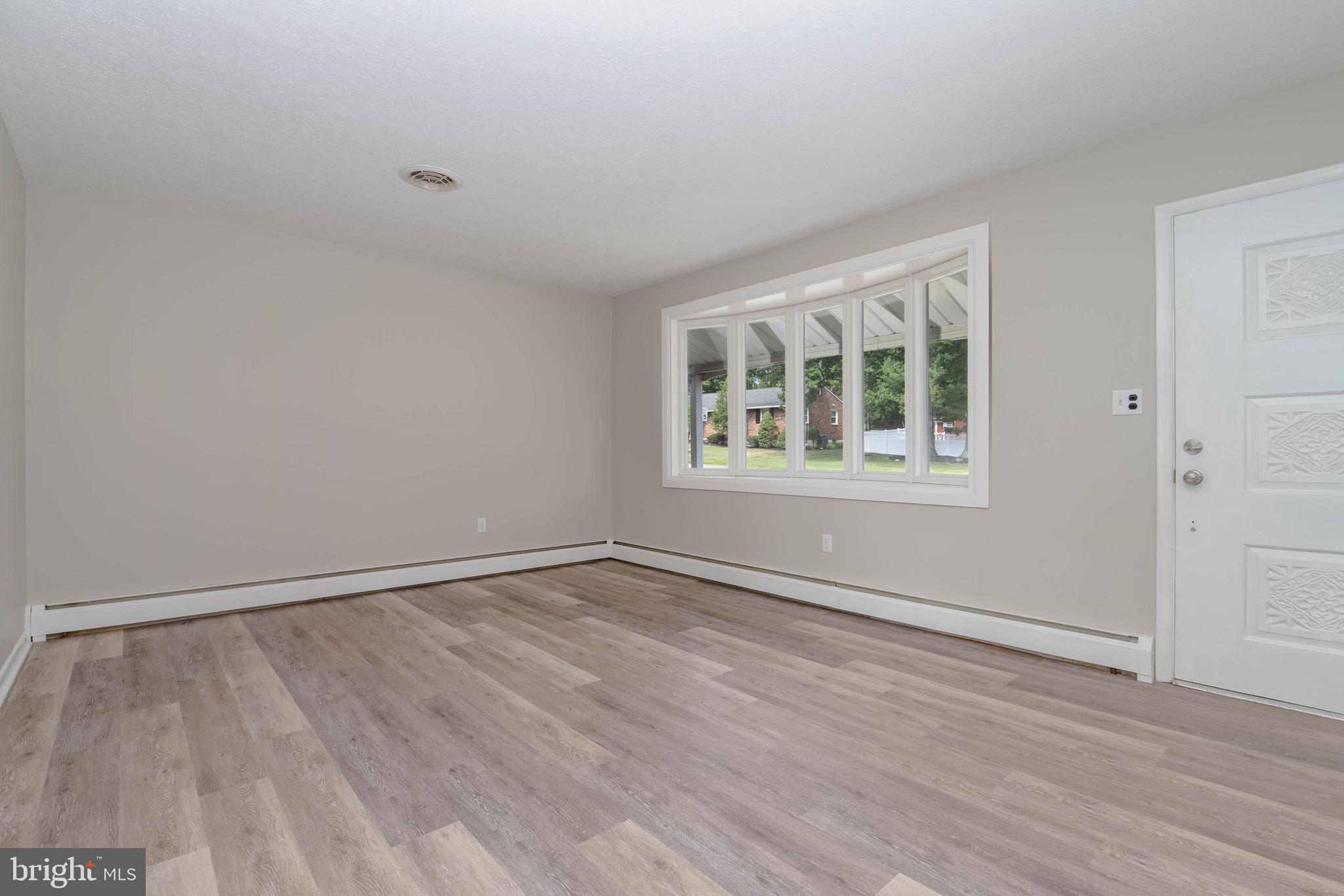 RICHLYN MANOR - Residential