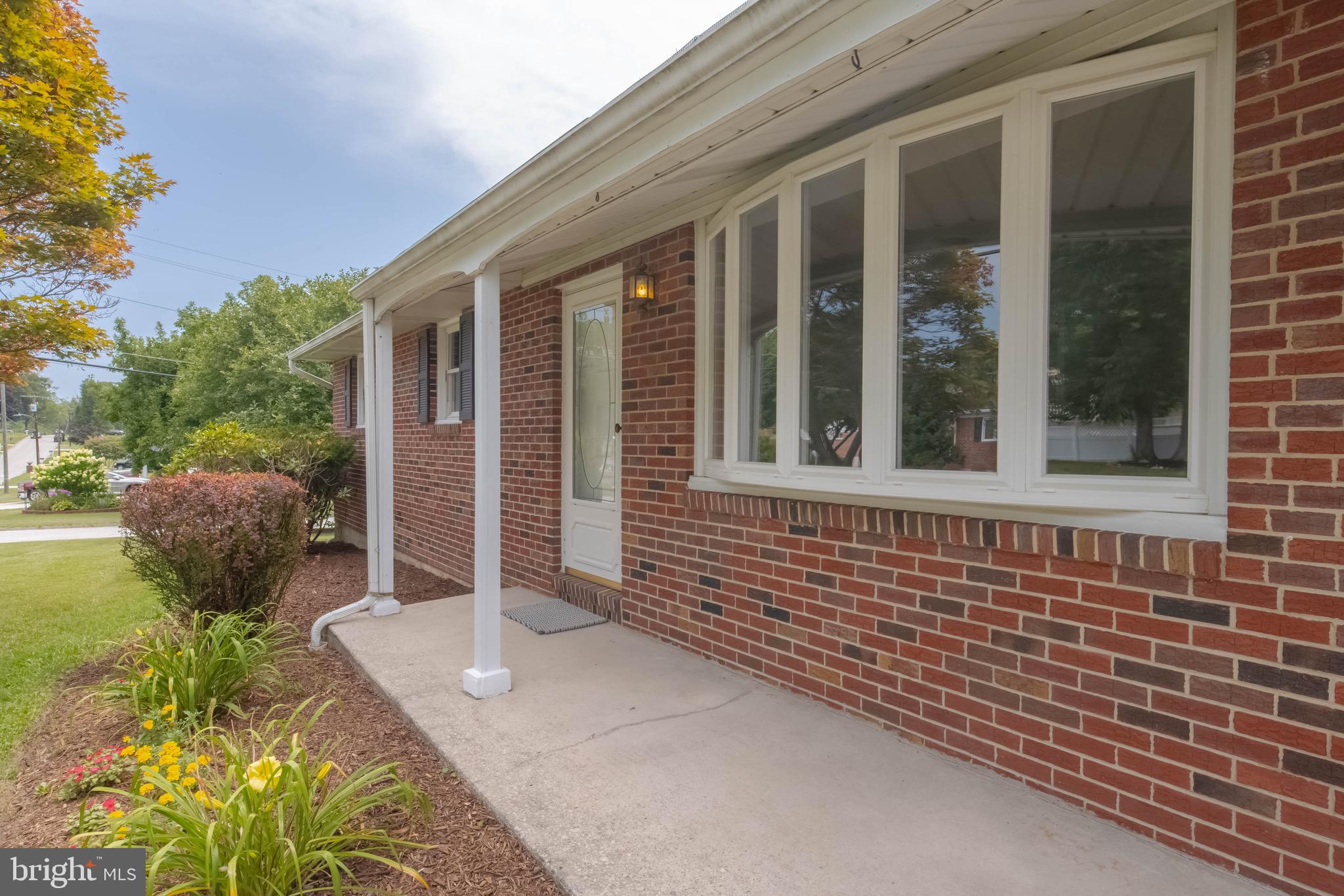 RICHLYN MANOR - Residential