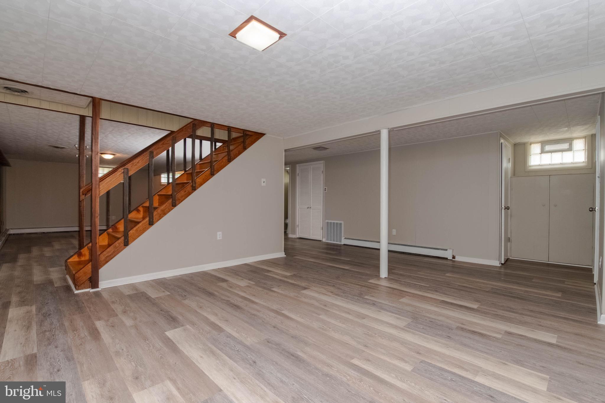 RICHLYN MANOR - Residential