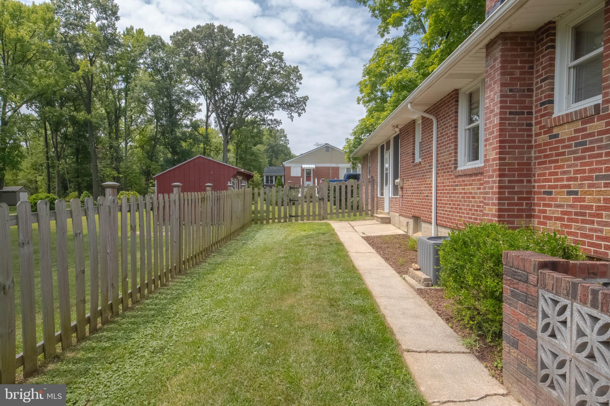 RICHLYN MANOR - Residential