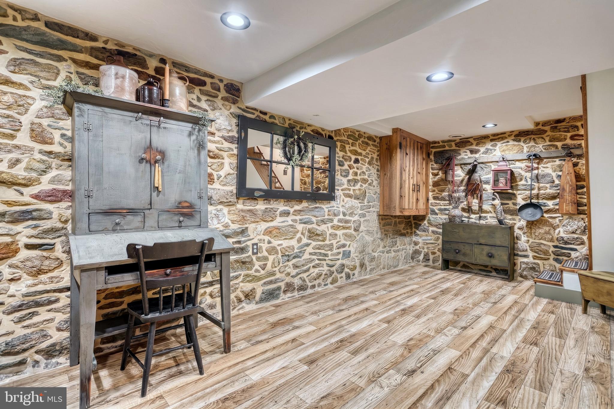 NORTH CODORUS TWP - Residential