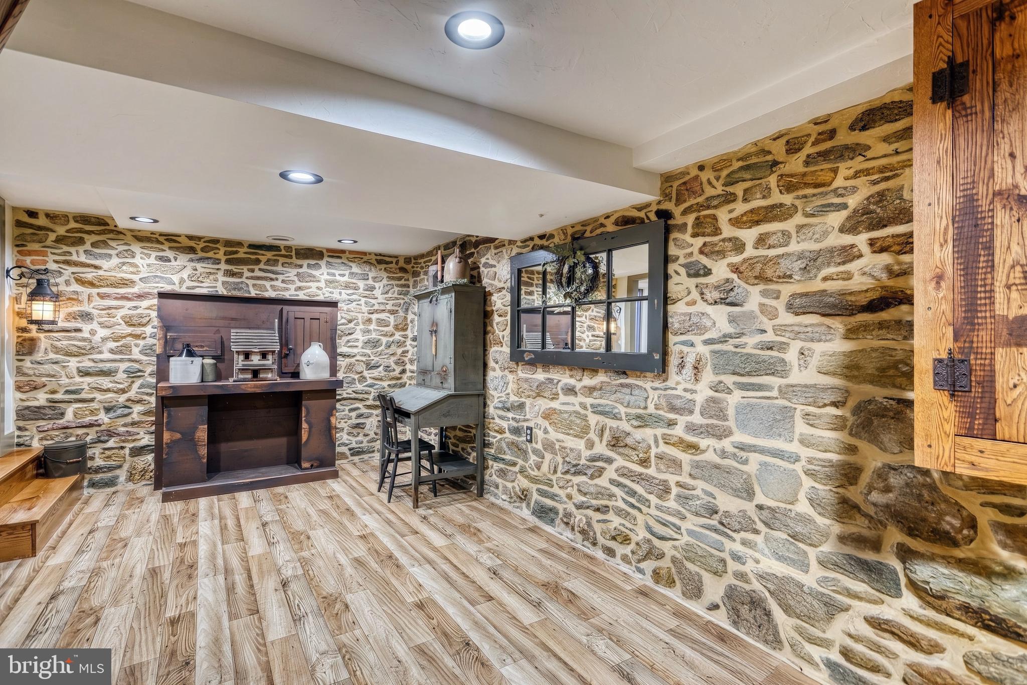 NORTH CODORUS TWP - Residential