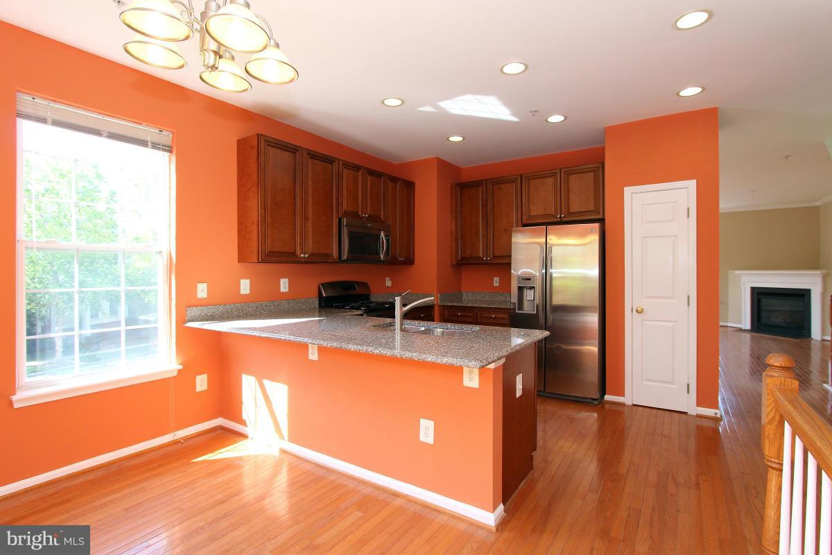 KING FARM WATKINS POND - Residential