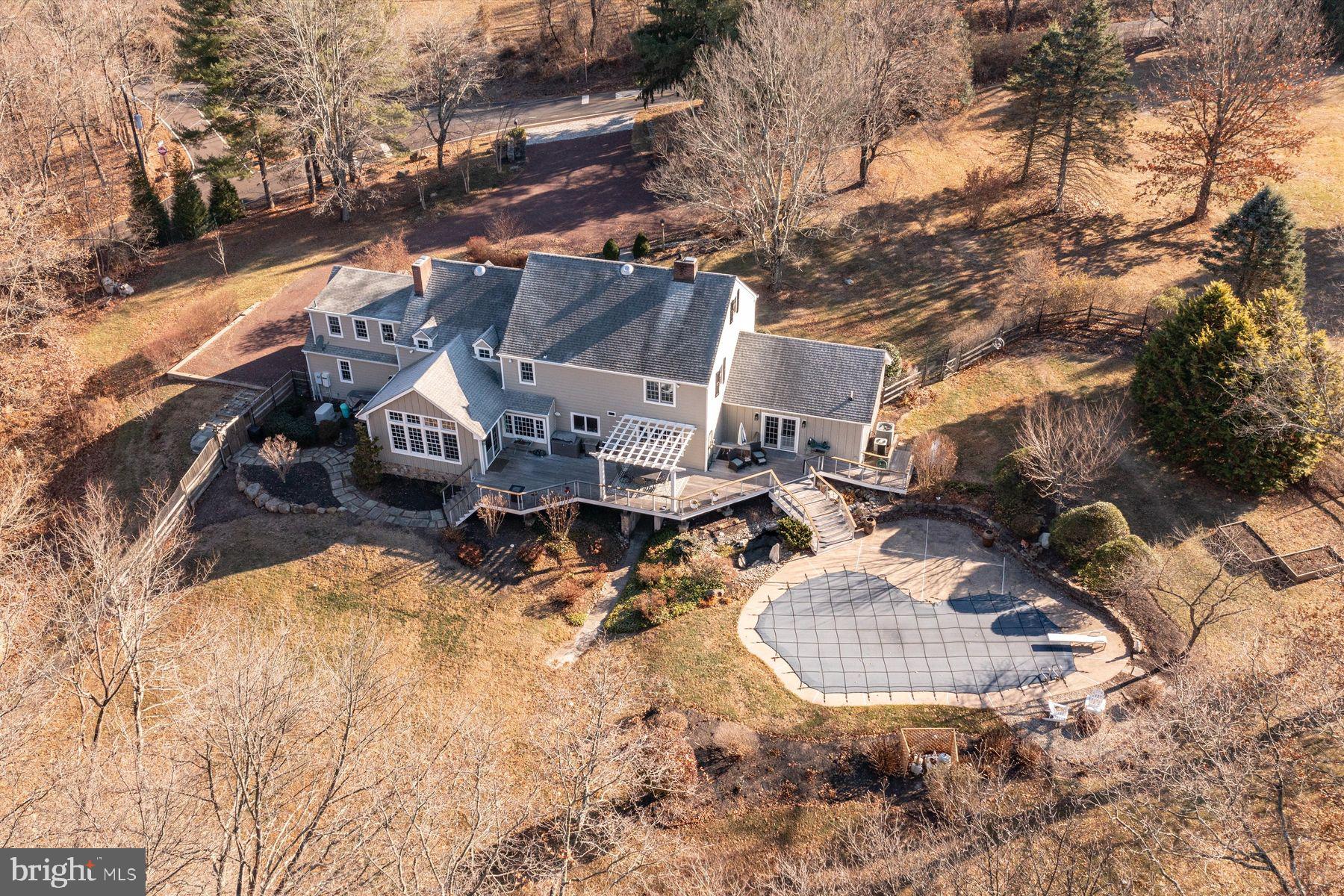 STONE MOUNT @ JERI - Residential