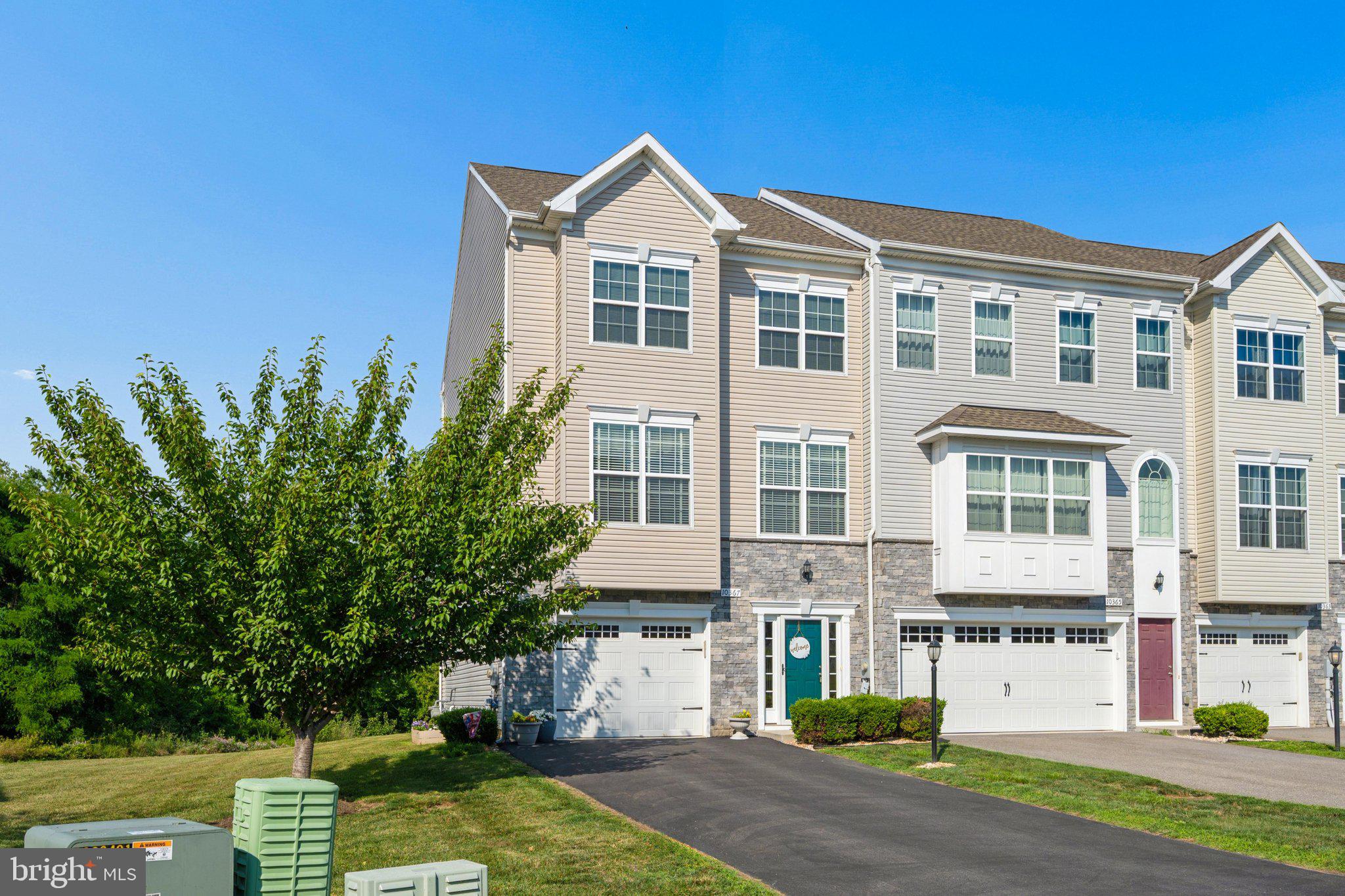 CARRIAGE HILL - Residential