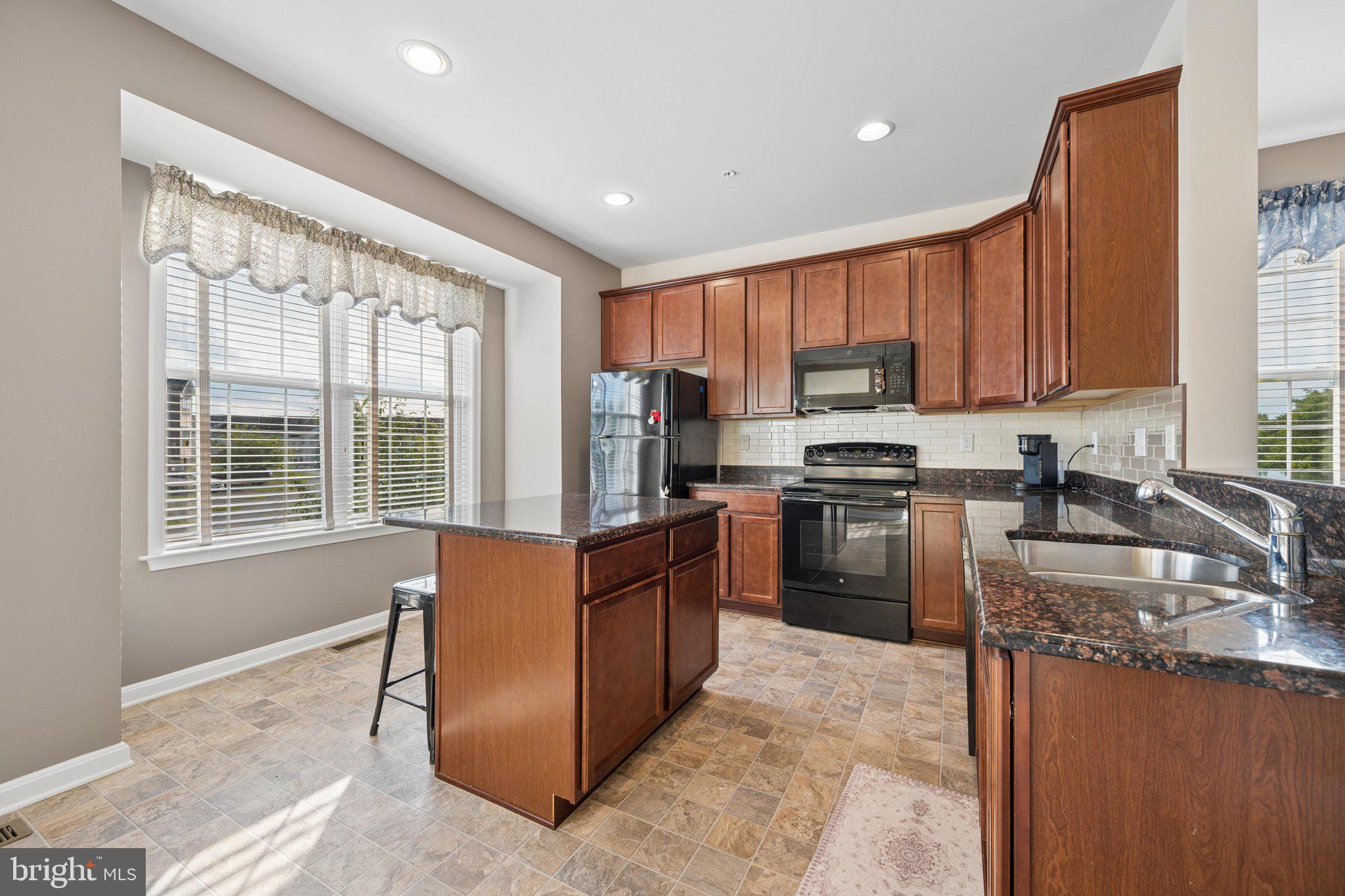 CARRIAGE HILL - Residential