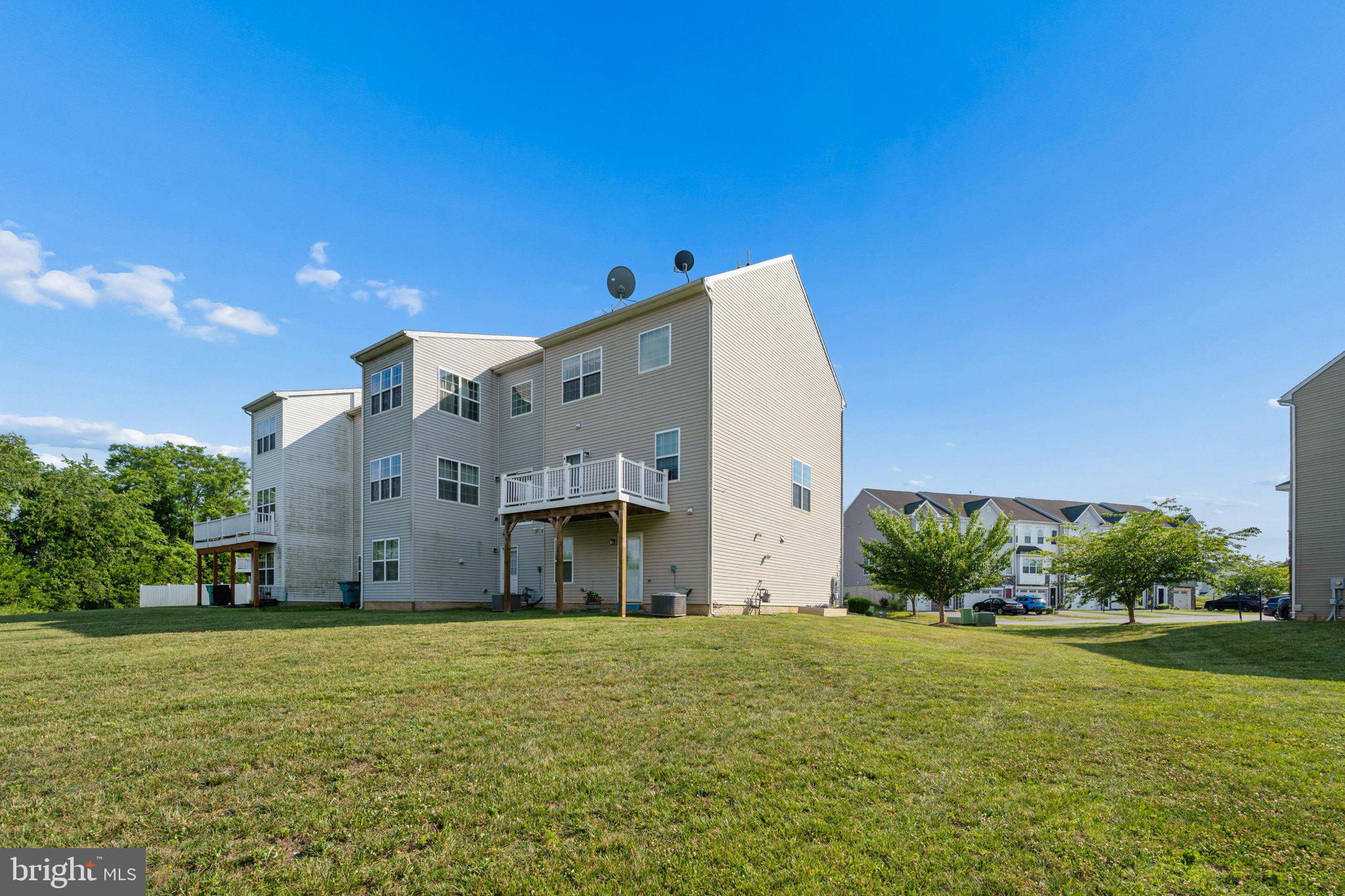 CARRIAGE HILL - Residential