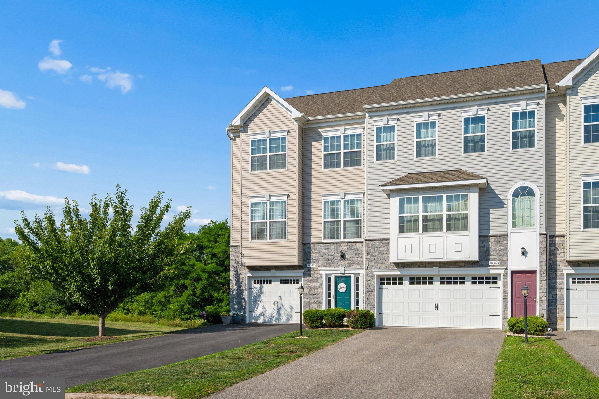CARRIAGE HILL - Residential