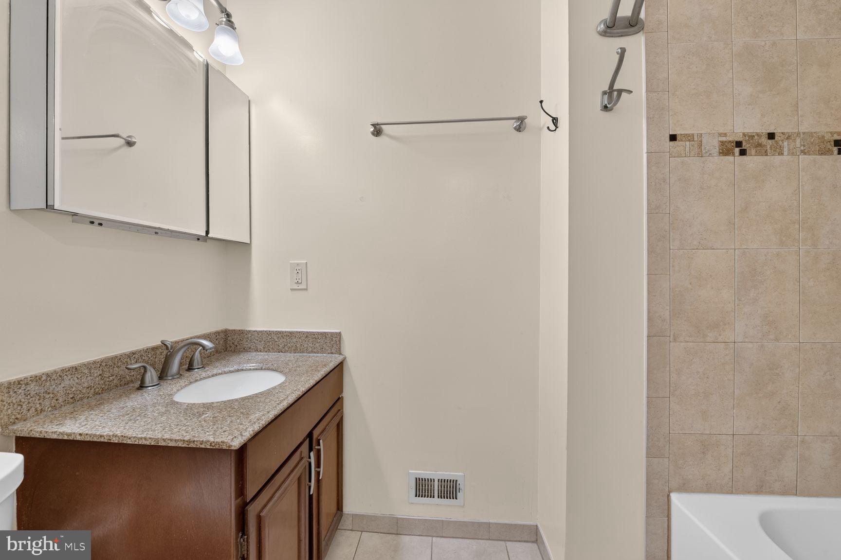 CHERRYWOOD SQUARE - Residential