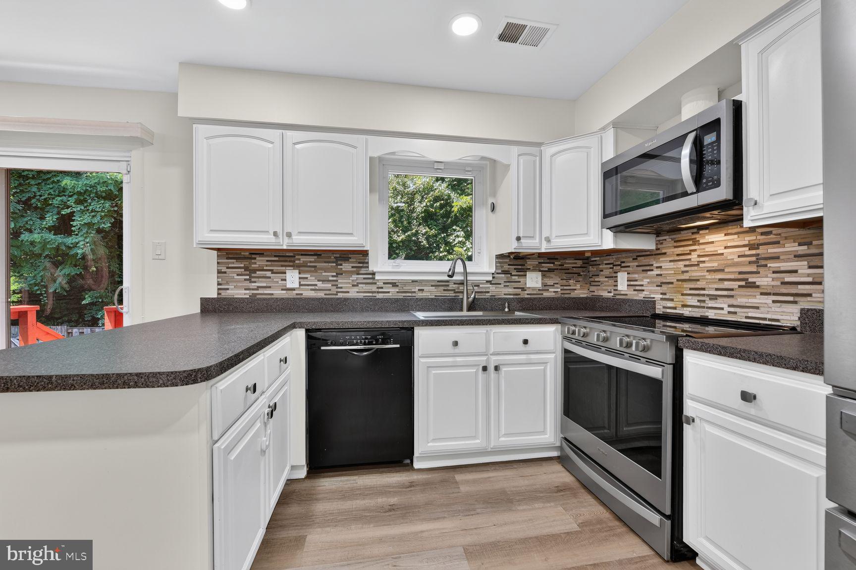 CHERRYWOOD SQUARE - Residential