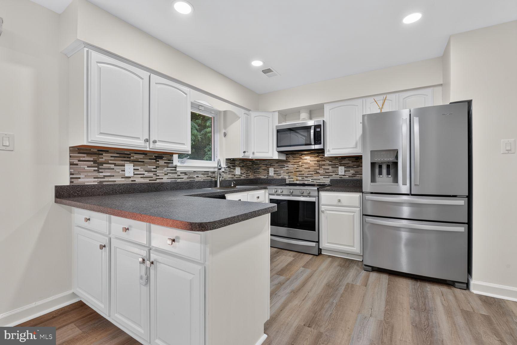 CHERRYWOOD SQUARE - Residential