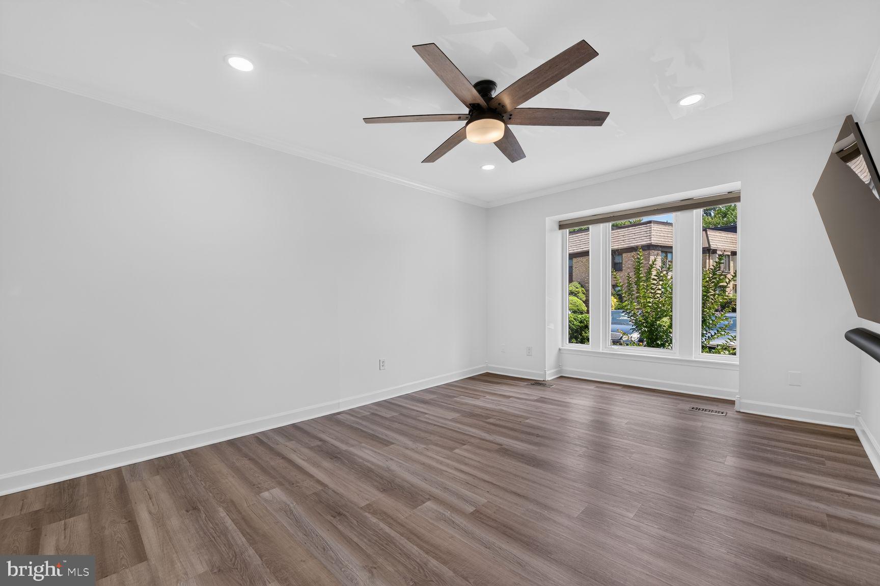 CHERRYWOOD SQUARE - Residential