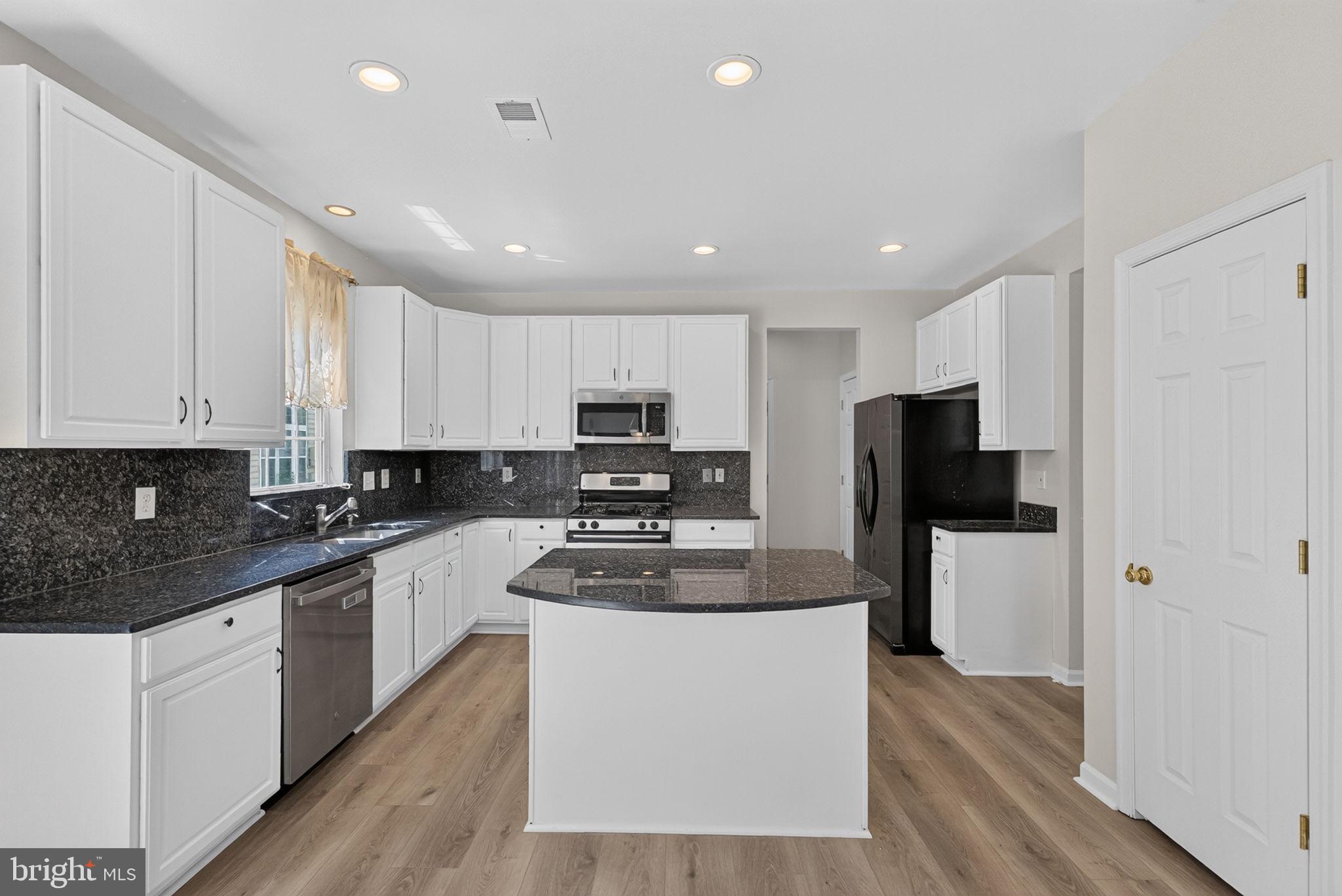 SENECA PARK NORTH - Residential