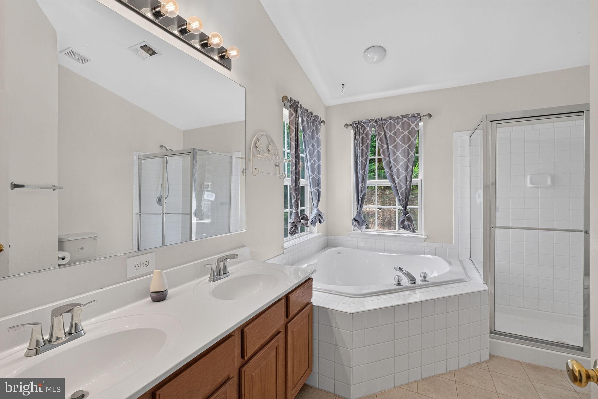SENECA PARK NORTH - Residential