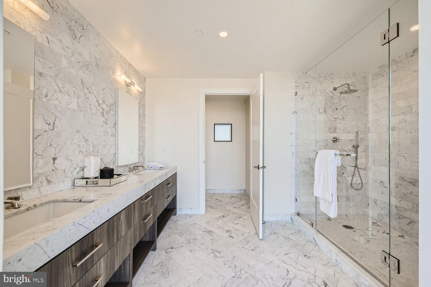 HARBOR EAST - Residential