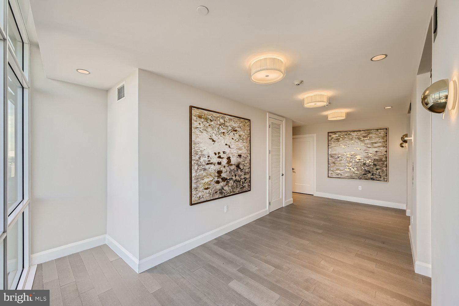 HARBOR EAST - Residential