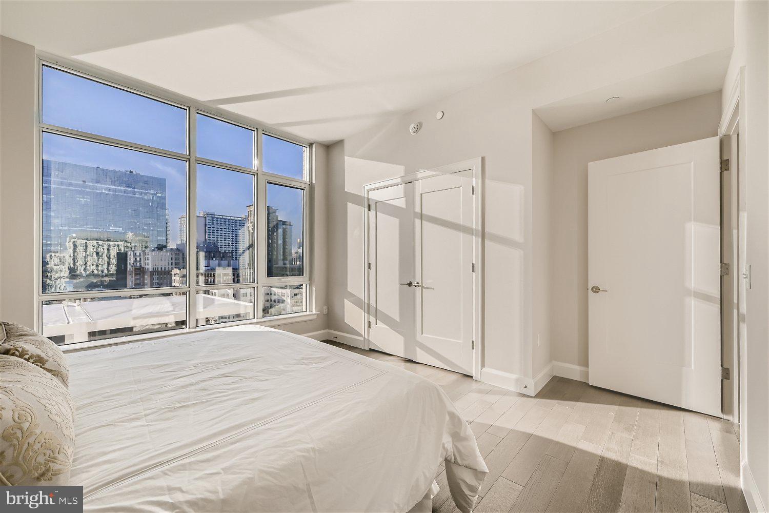 HARBOR EAST - Residential