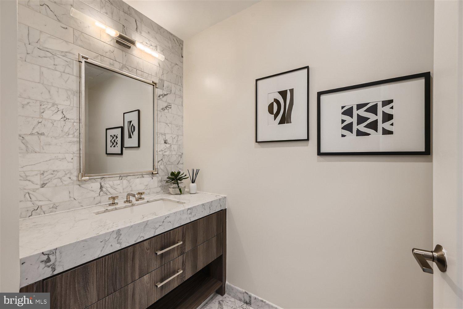 HARBOR EAST - Residential