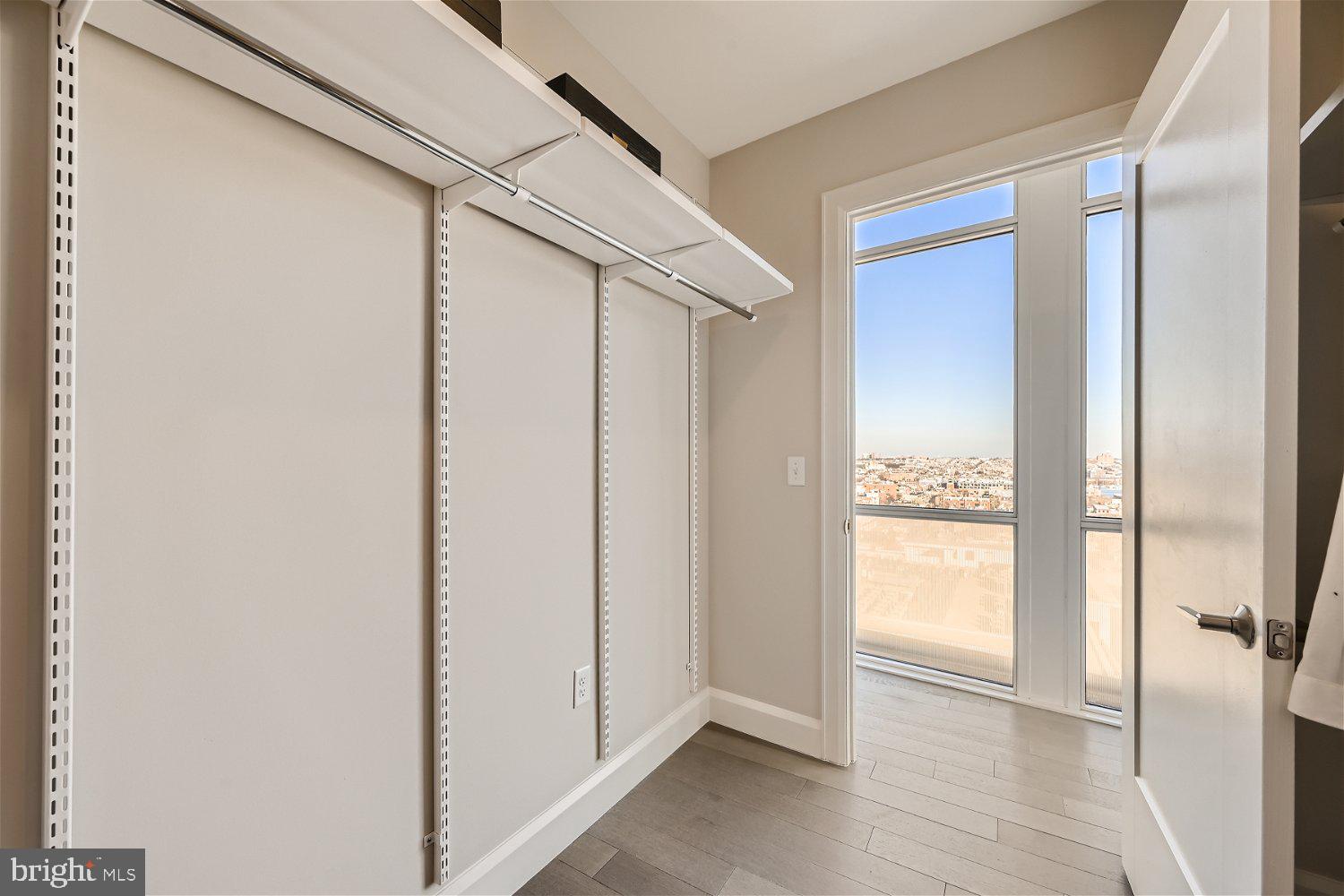 HARBOR EAST - Residential
