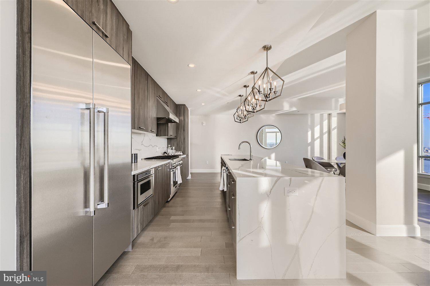 HARBOR EAST - Residential