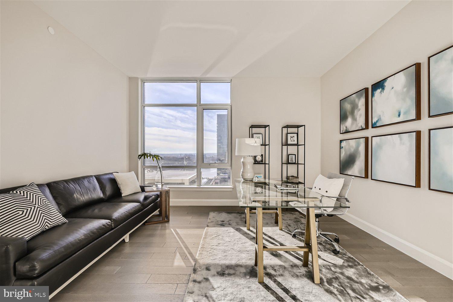 HARBOR EAST - Residential