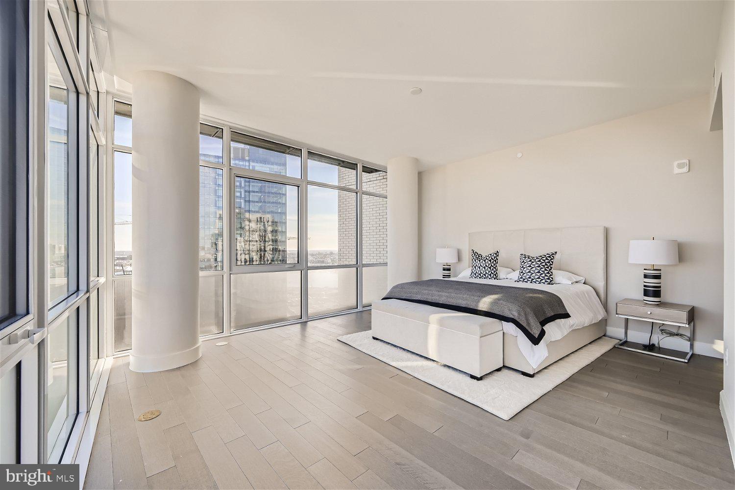 HARBOR EAST - Residential