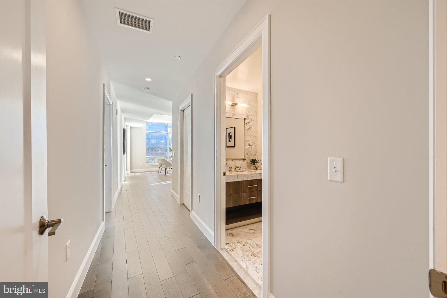 HARBOR EAST - Residential