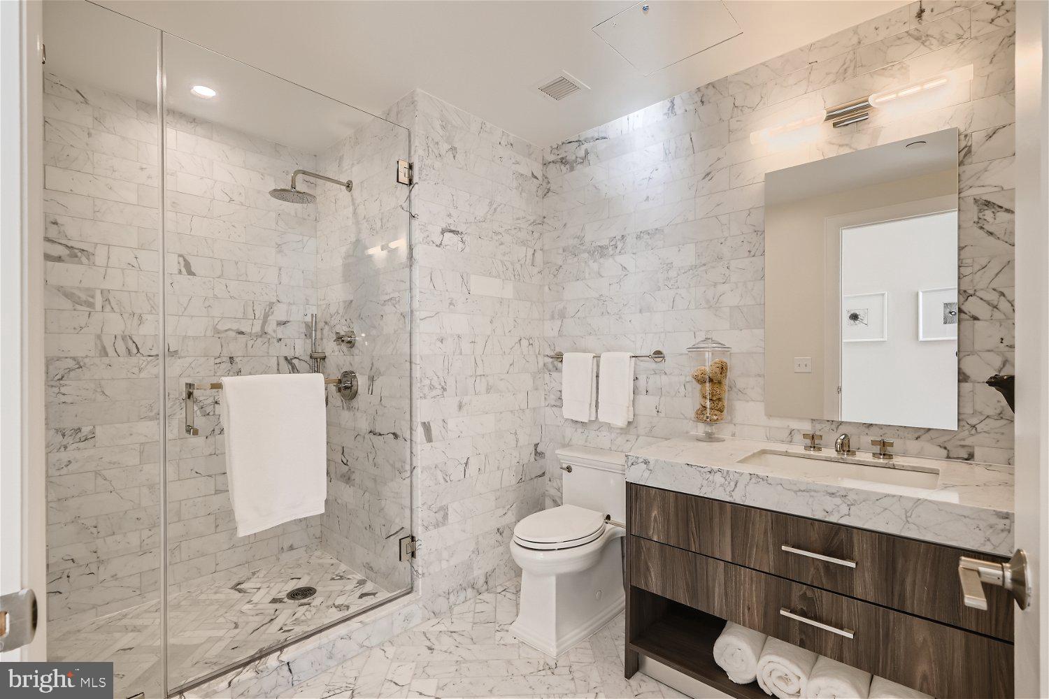 HARBOR EAST - Residential