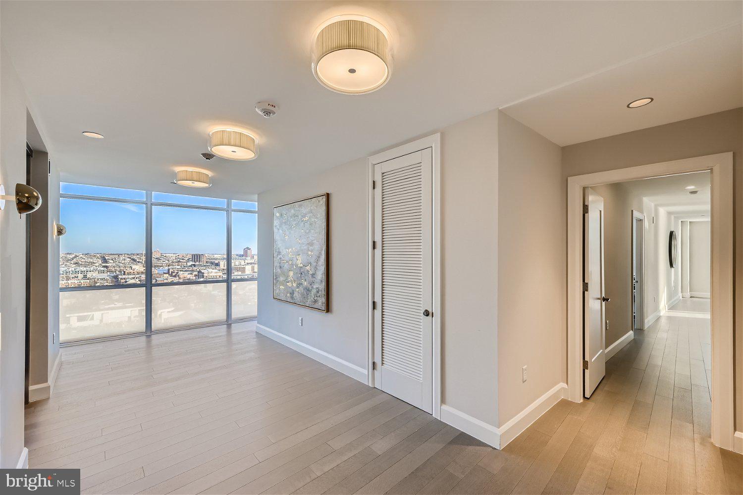 HARBOR EAST - Residential