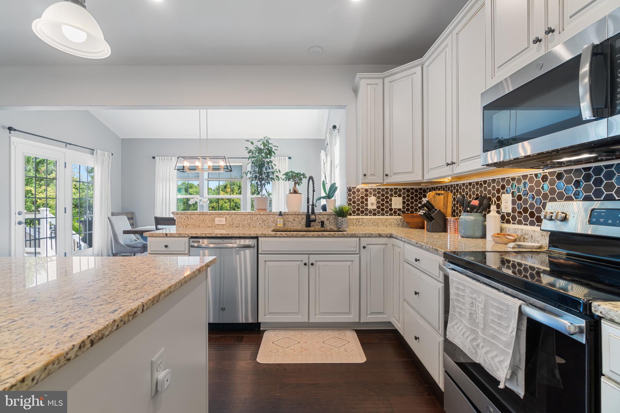 HAWKINS MANOR - Residential