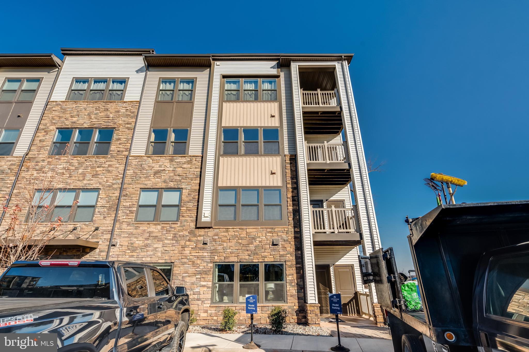 LOUDOUN VIEW CONDO FLATS - Residential Lease