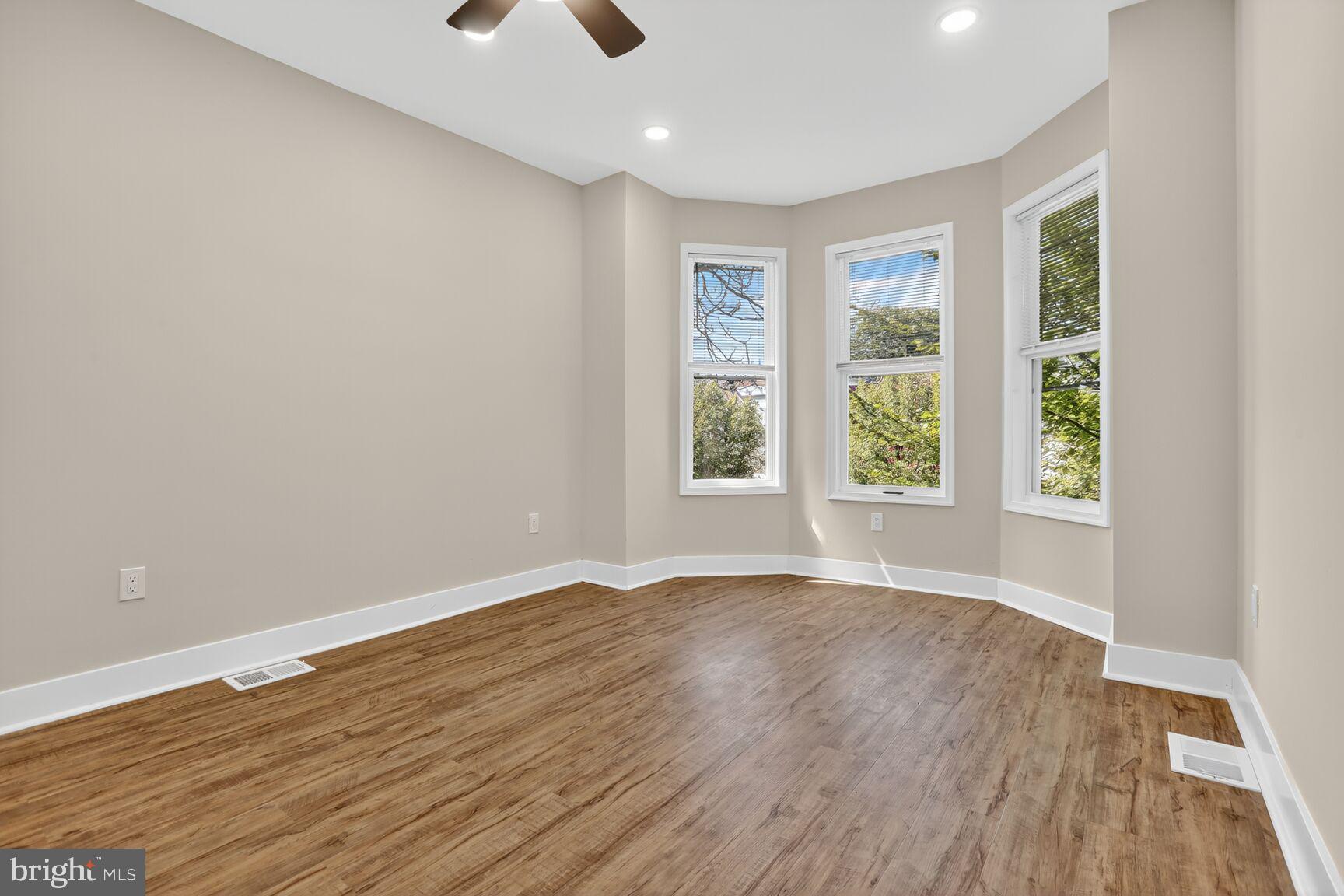 SANDTOWN-WINCHESTER - Residential