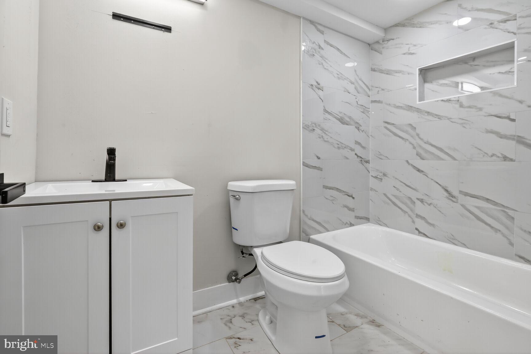 SANDTOWN-WINCHESTER - Residential