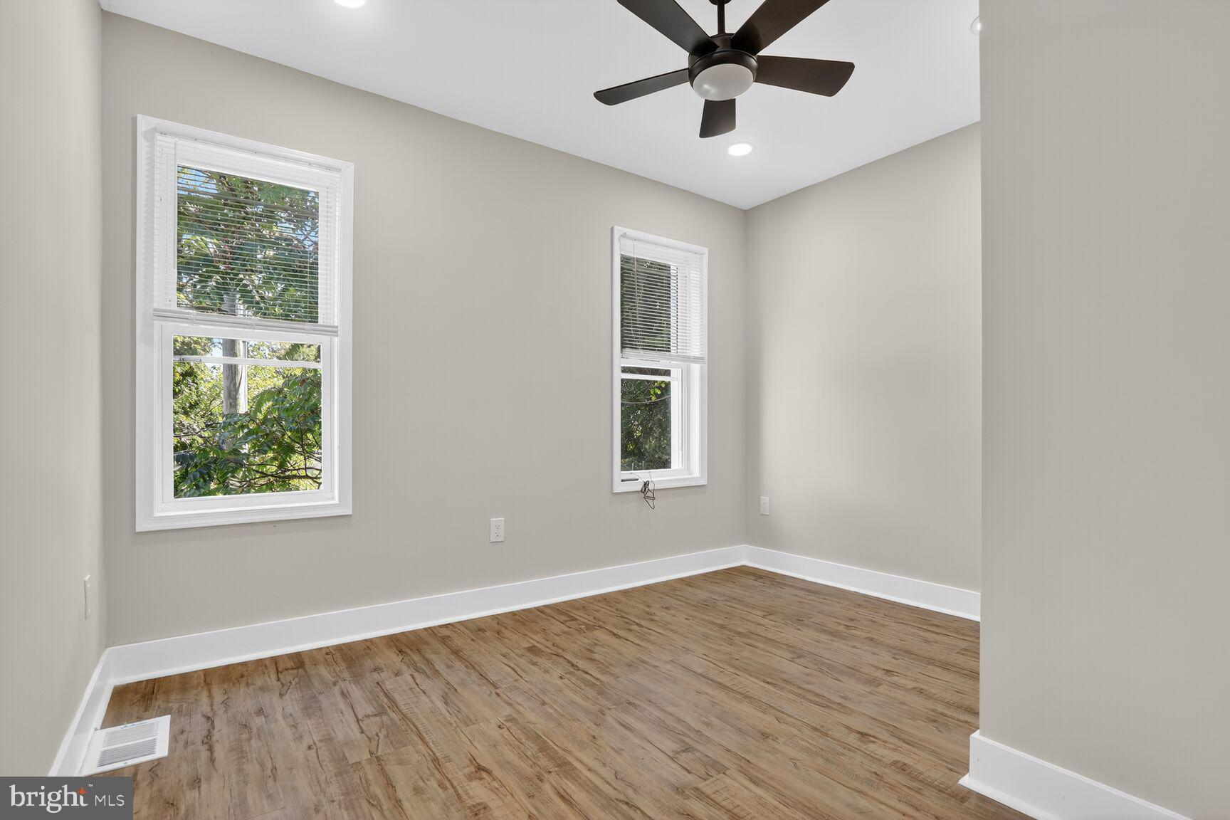 SANDTOWN-WINCHESTER - Residential