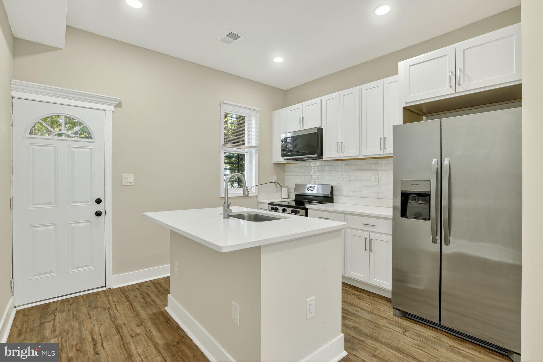 SANDTOWN-WINCHESTER - Residential