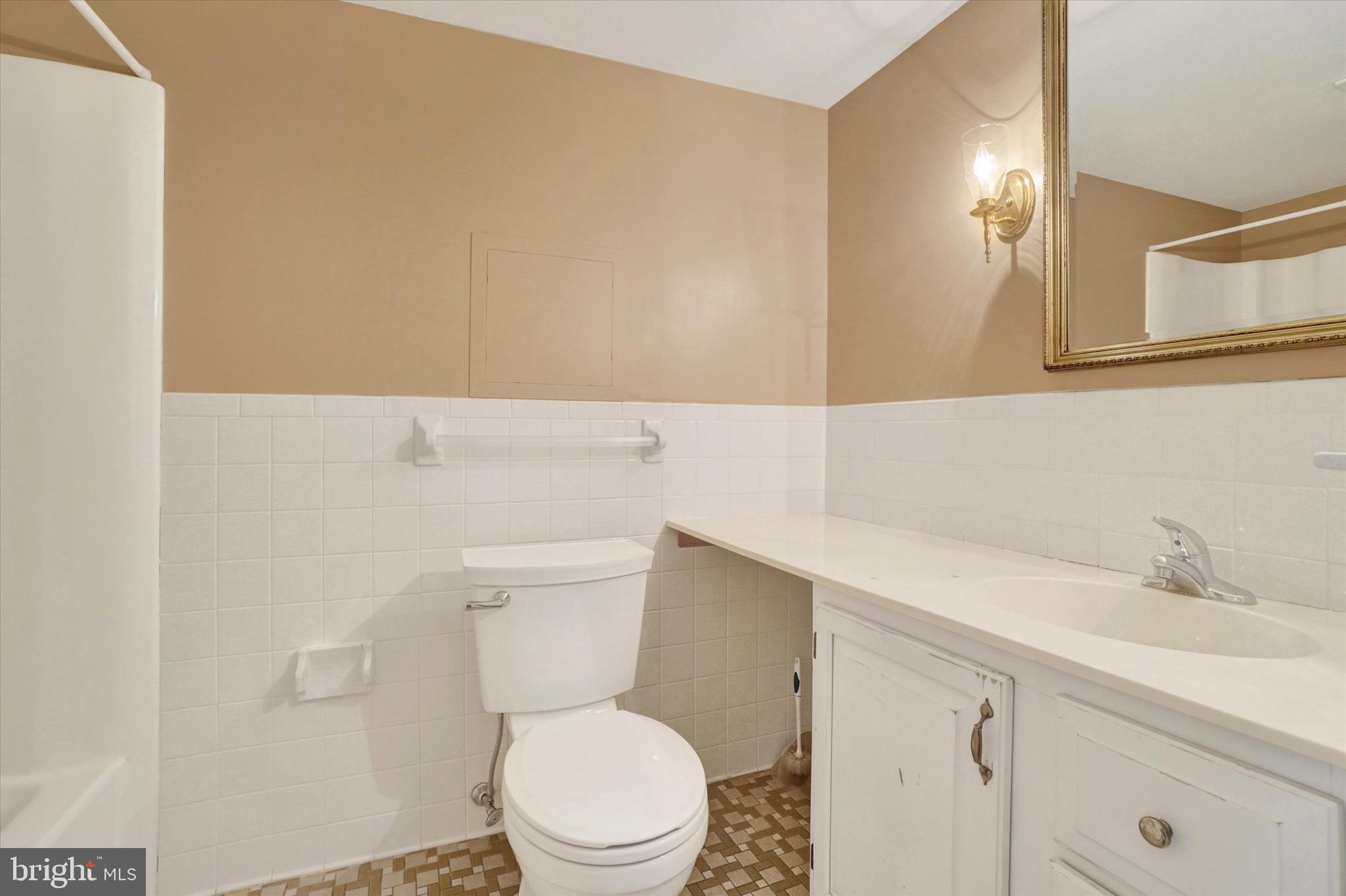 BROCKIE GREEN CONDOS - Residential