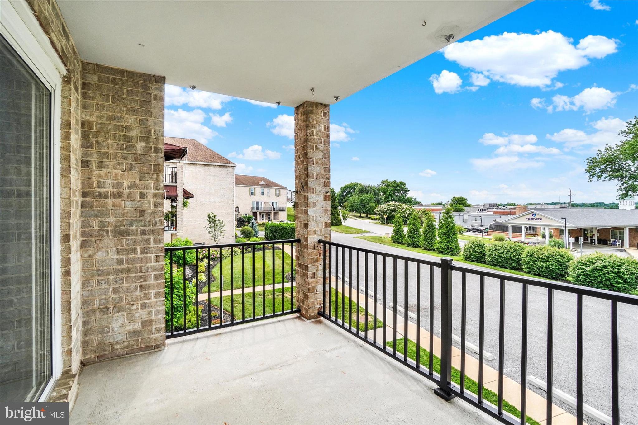 BROCKIE GREEN CONDOS - Residential