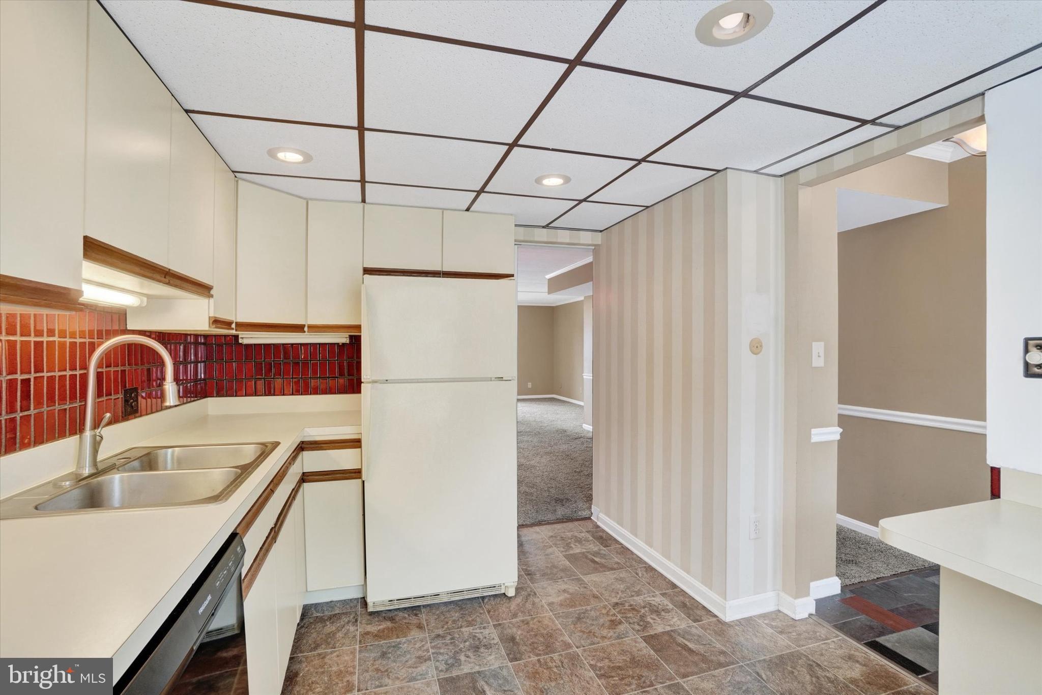 BROCKIE GREEN CONDOS - Residential