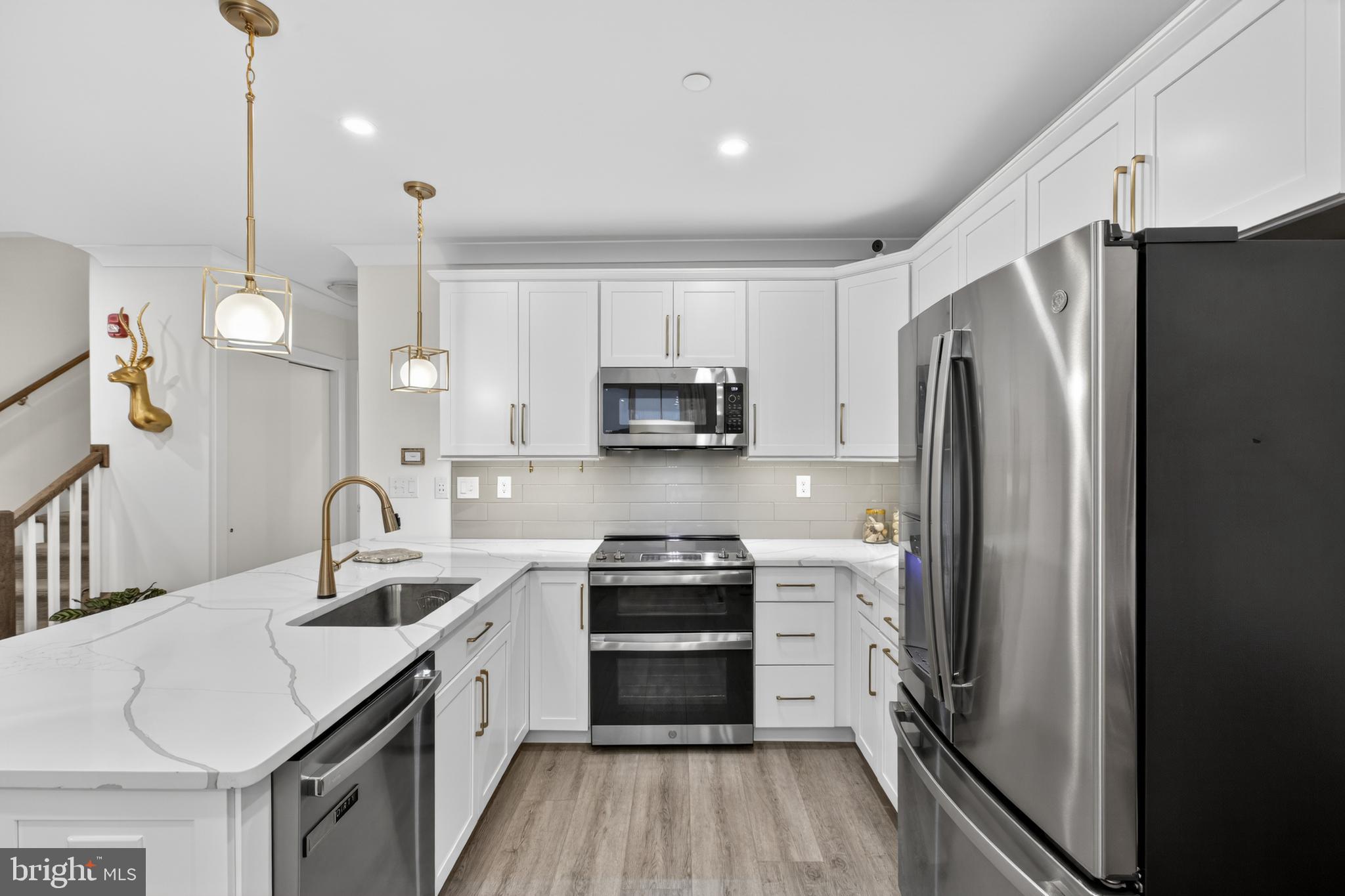 RIVER PLACE - Residential