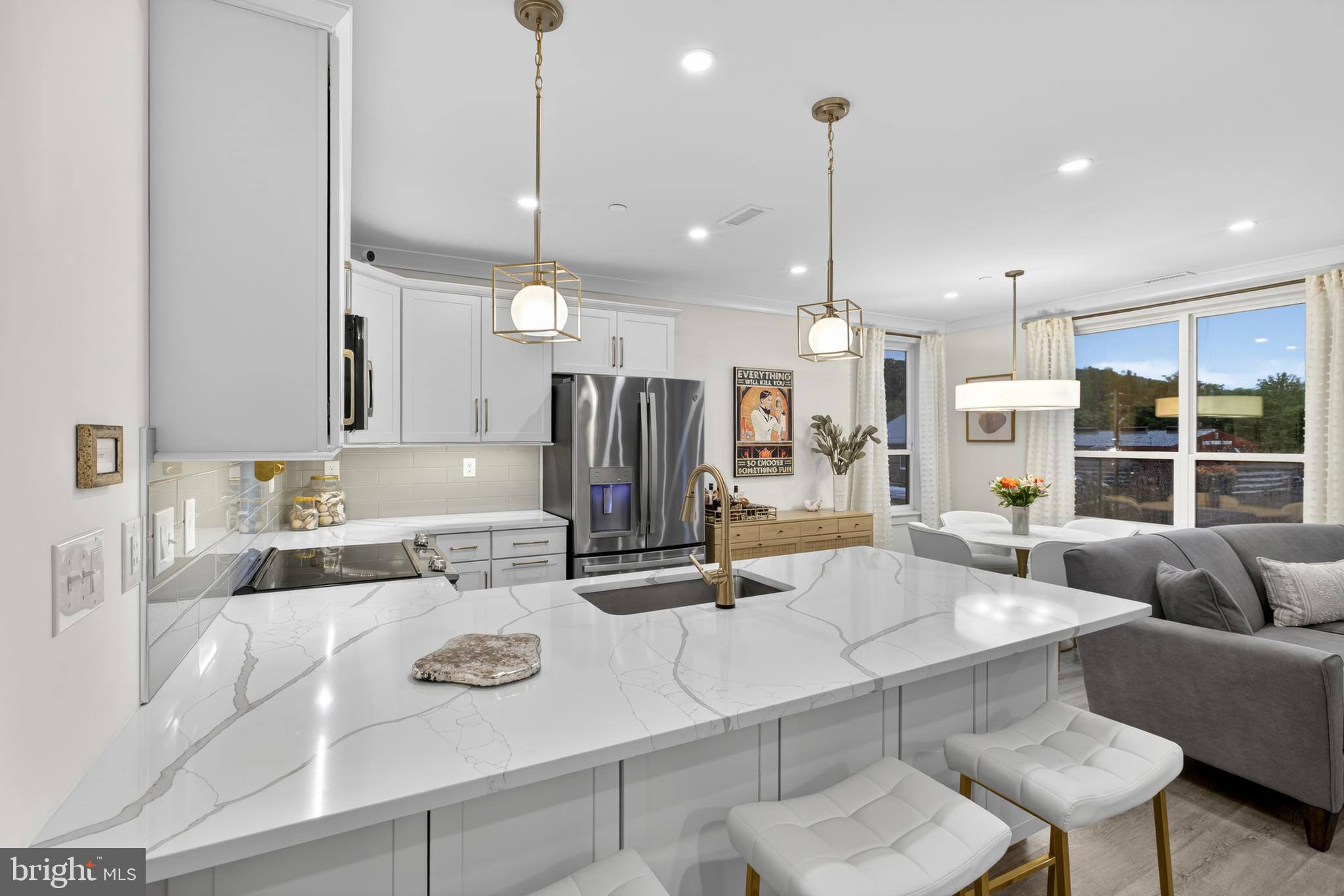 RIVER PLACE - Residential