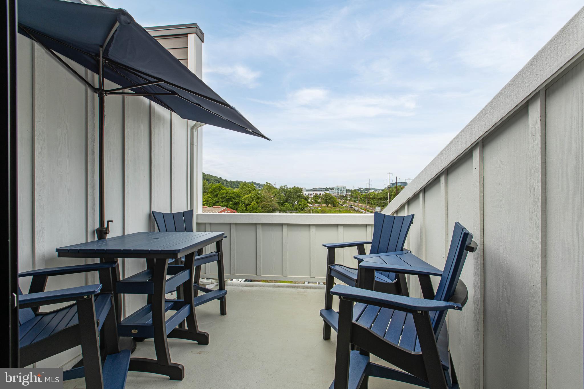 RIVER PLACE - Residential