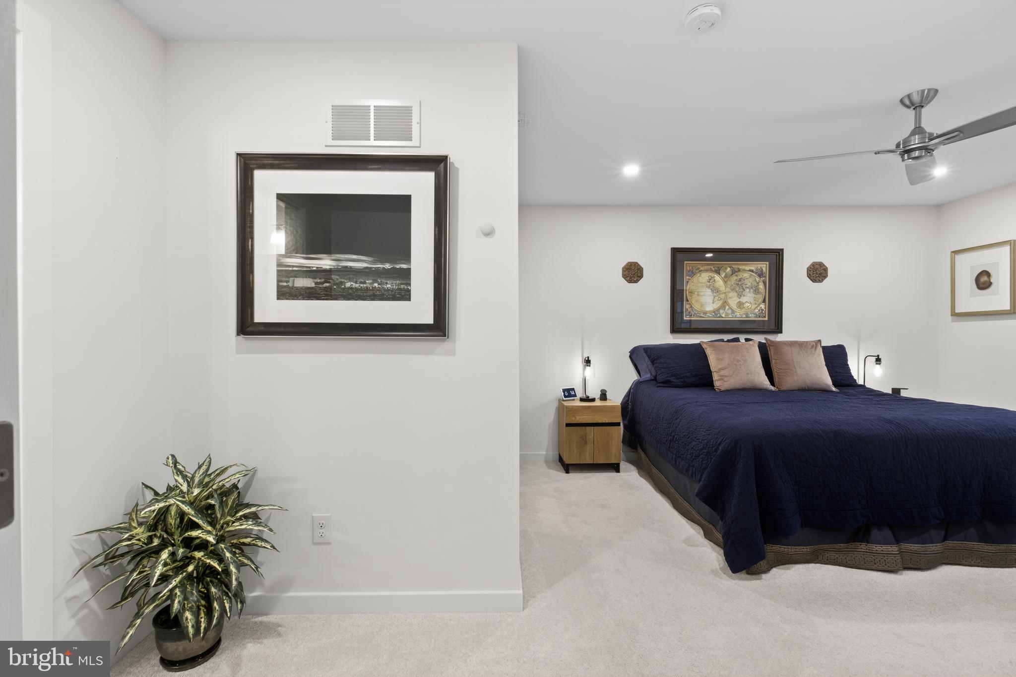 RIVER PLACE - Residential