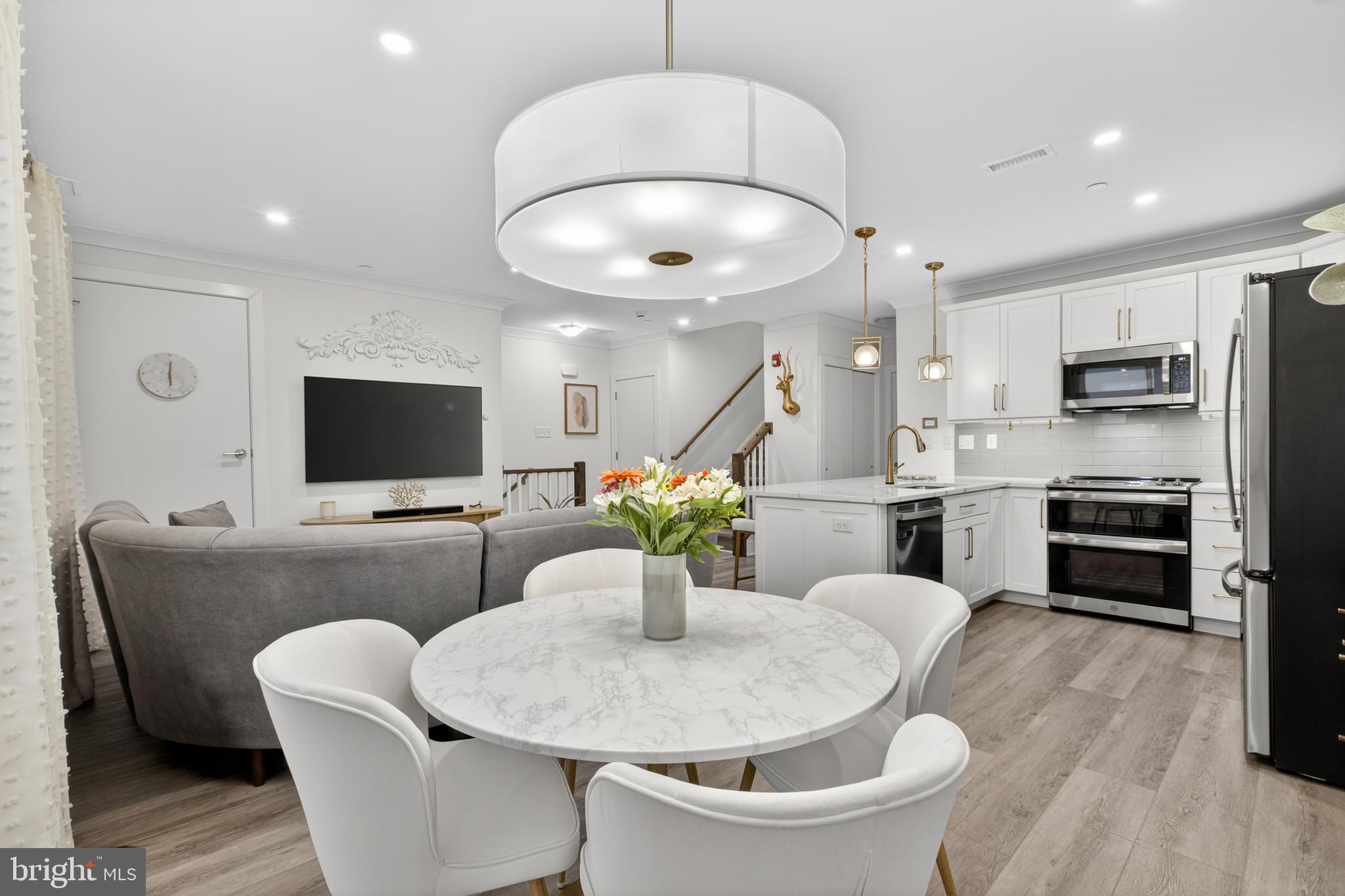 RIVER PLACE - Residential