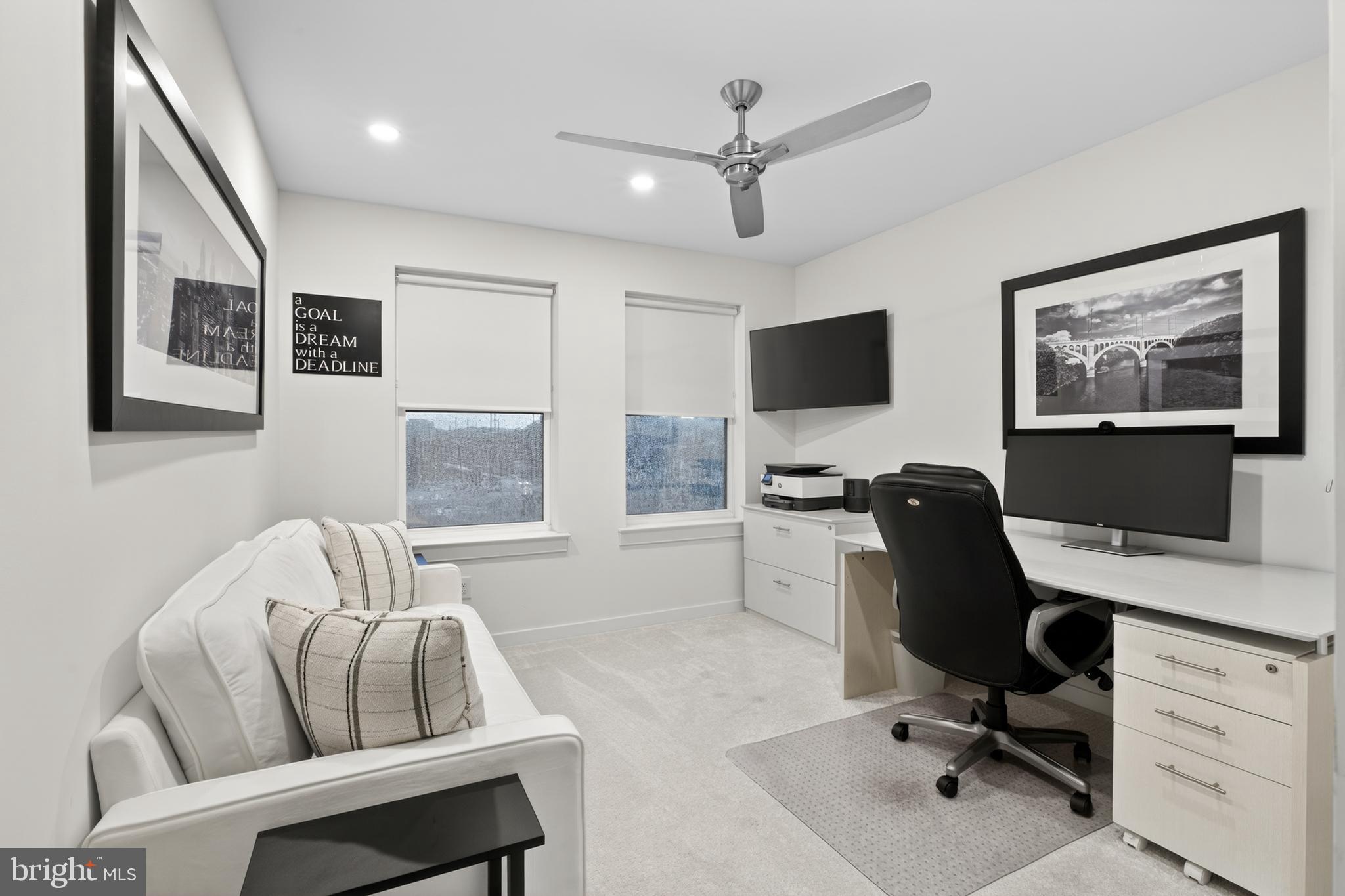 RIVER PLACE - Residential