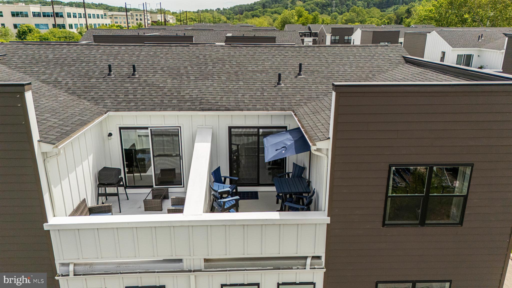 RIVER PLACE - Residential